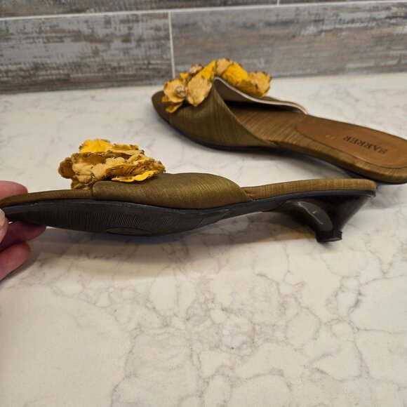 Flowery small heel slide on shoes - Picture 3 of 4